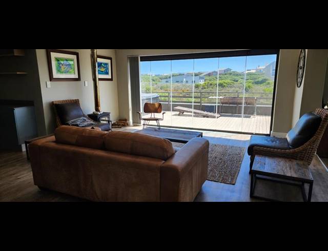 4 BEDROOM HOUSE FOR SALE IN KLEINBAAI